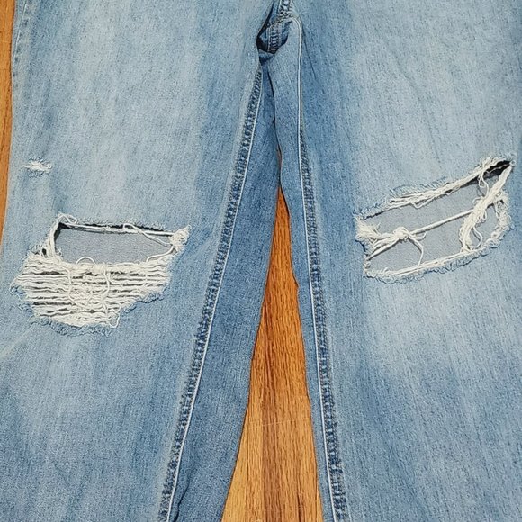 Est. 1946 High Rise Ripped Lightwash Jeans Size 16P - Picture 7 of 7